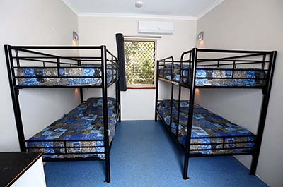 Room with 2 bunk beds