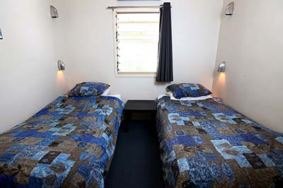 Room with 2 single beds